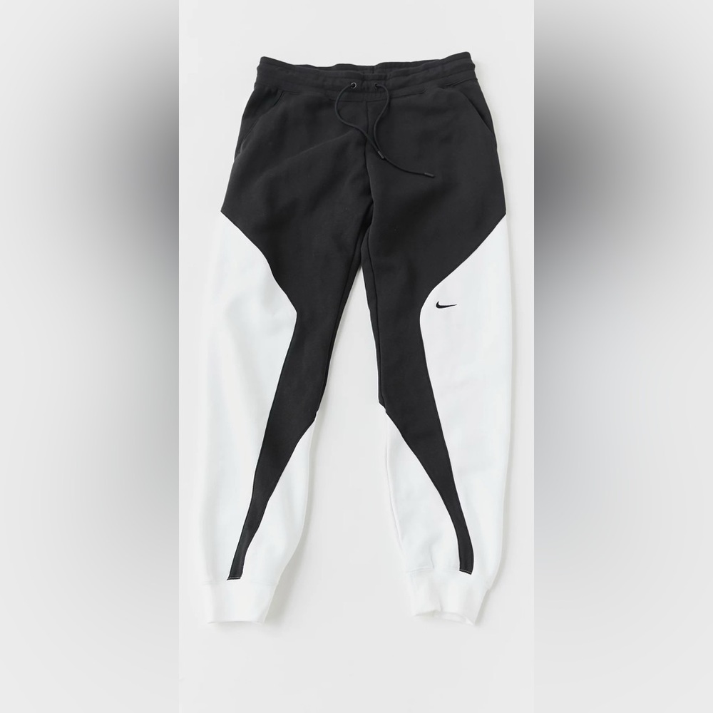 Nike Remix Colorblock Fleece Jogger Pants In Black & White